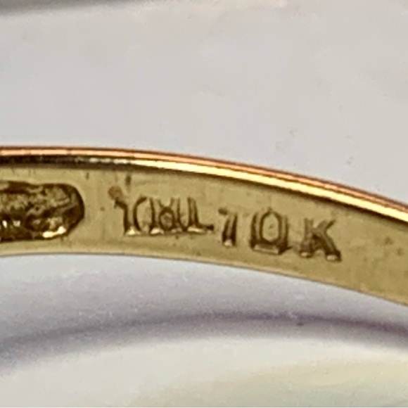 10kt solid Gold and Ruby & diamond Ring! So pretty 😍 - Picture 3 of 9